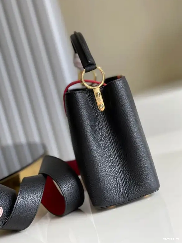 WIS CAPUCINES LOUIS VUITTON PM 0521